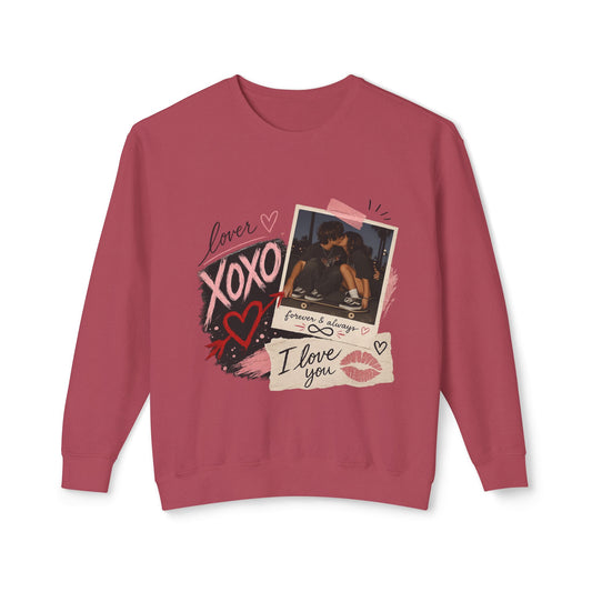 Polaroid XOXO I Love You Sweatshirt - Retro Valentine Graphic Crewneck